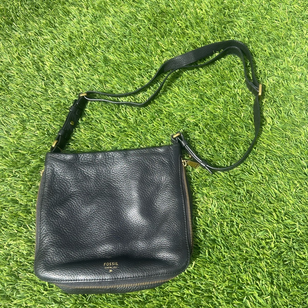 Fossil Black Leather Pebbled Crossbody Bag with Gold Hardware